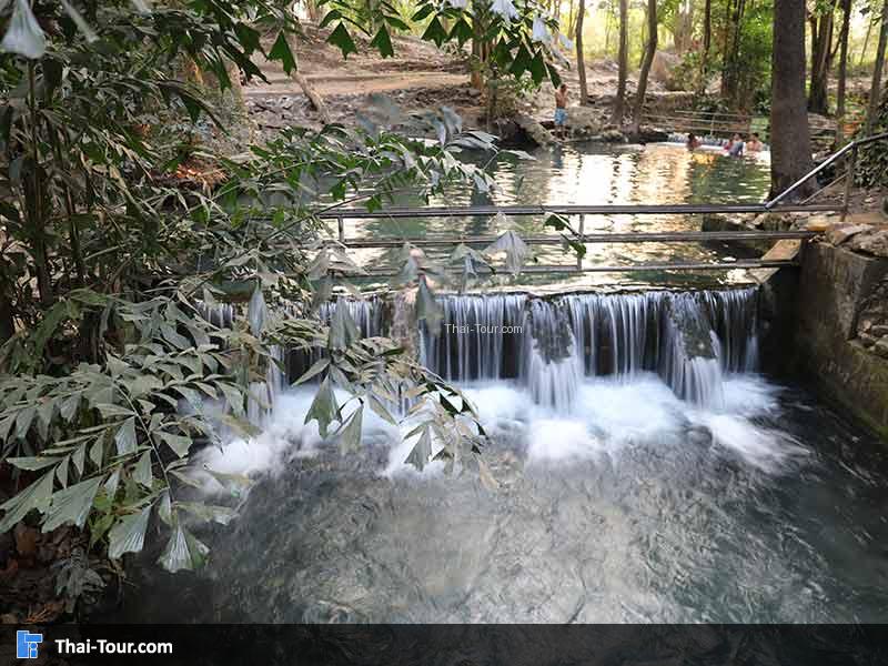 น้ำผุดเขาใหญ่