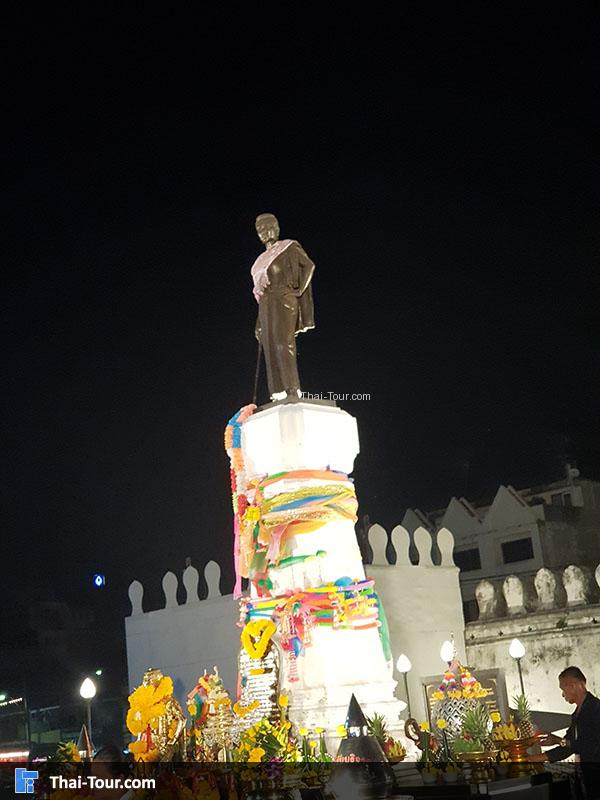 อนุสาวรีย์ท้าวสุรนารี