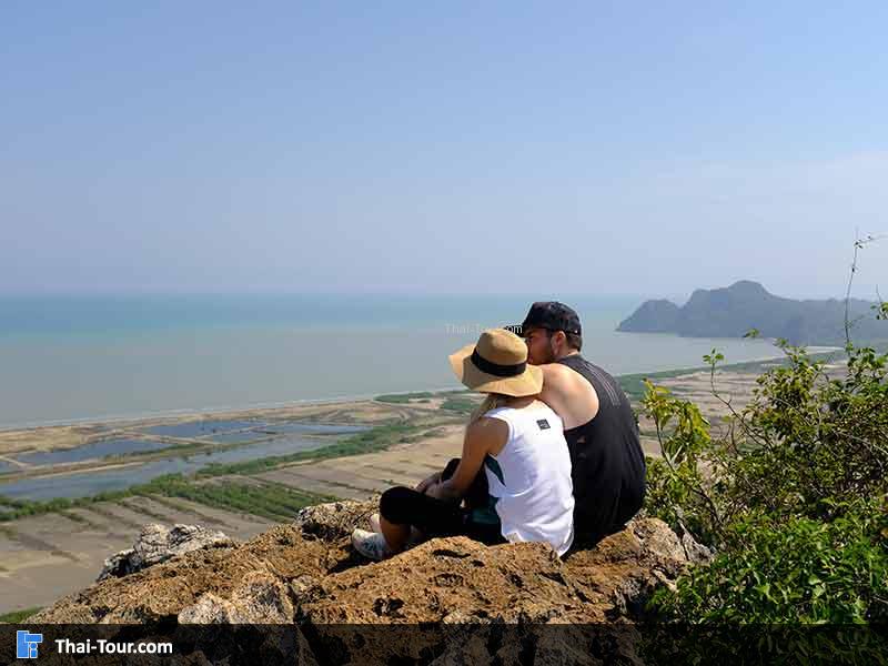 บรรยากาศนั่งชมวิวสวยๆ