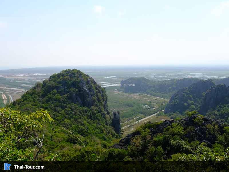 มองออกไปเห็นแต่ภูเขา