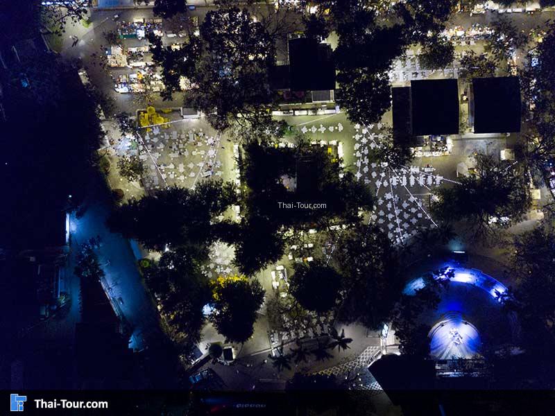 ภาพมุมสูง ตอนกลางคืนที่ตลาดจักจั่น