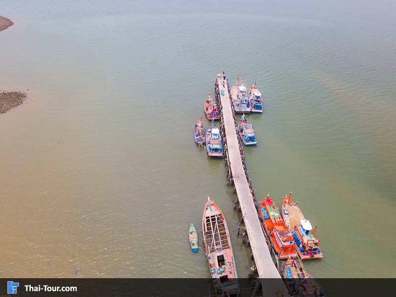 สะพาน เขาสามมุข สามารถออกไปถ่ายภาพชมวิวได้สบาย