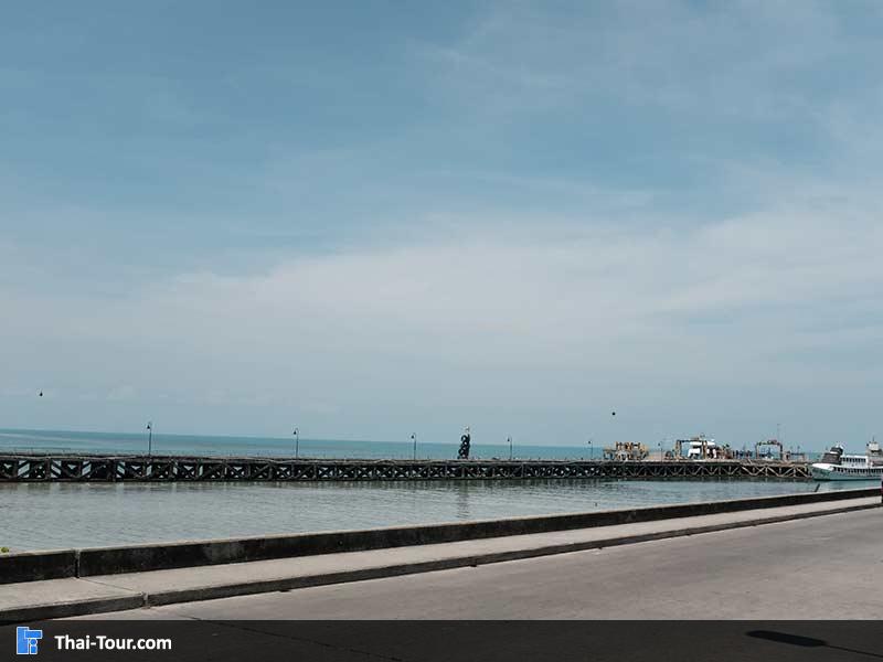 สะพานทอดยาว ท่าเรือหน้าทอน