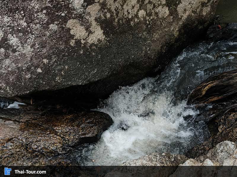 น้ำตกธารเสด็จ มีน้ำตลอดทั้งปี