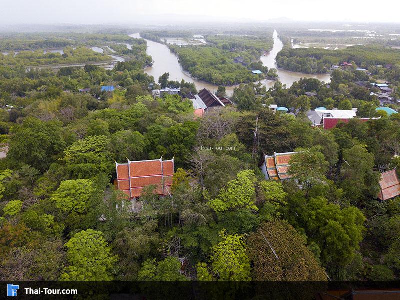 วิวมุมสูงด้านบนของวัดเขายี่สาร