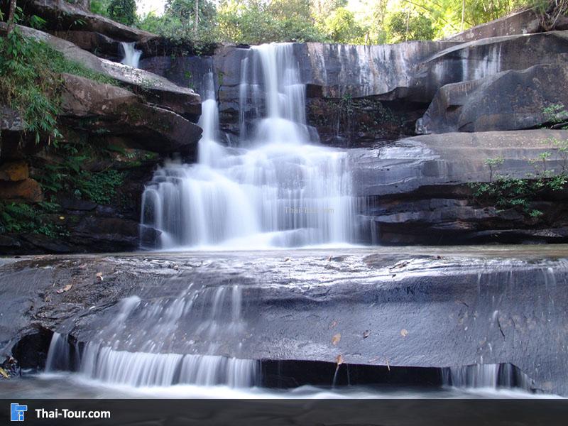 บรรยากาศ เป็นธรรมชาติ น้ำเยอะเยอะมาก