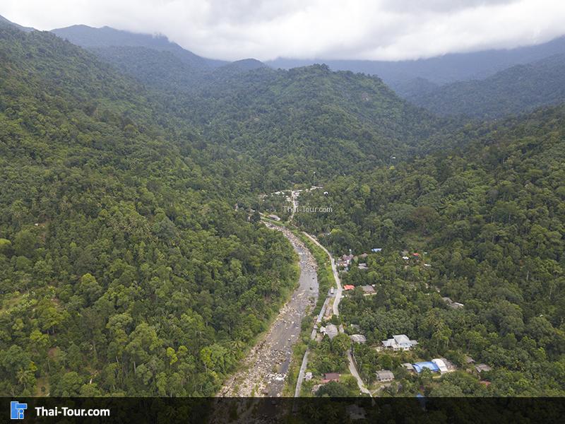 ภาพมุมสูง ภาพมุมสูงของคีรีวง 