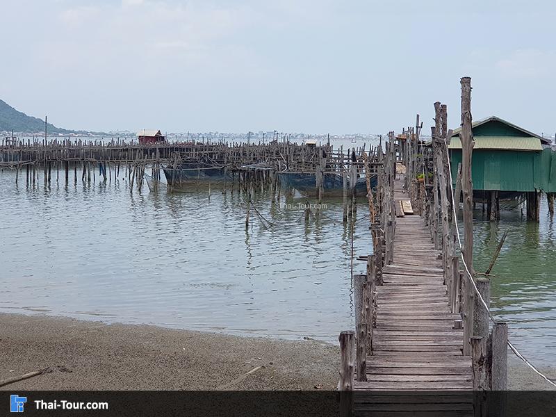 เอกลักษณ์ของเกาะยอ คือสะพานเดินชม