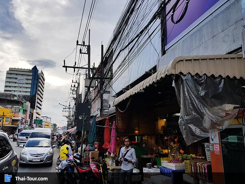 ริมถนน ตลาดกิมหยง