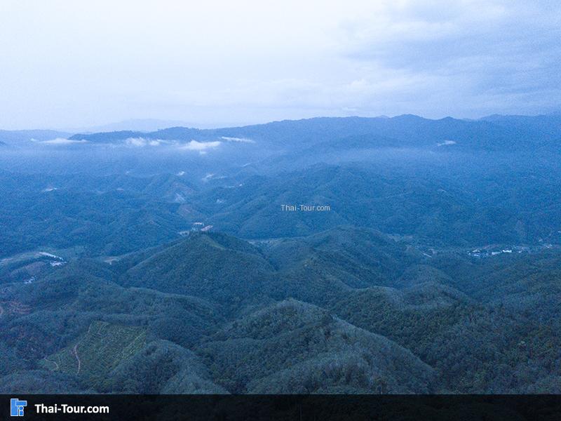 วิวสวย วิวมุมสูง ทะเลหมอก อัยเยอร์เวง