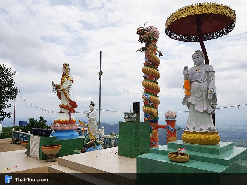 จุดชมวิวที่เบื้องหน้าเป็นเจ้าแม่กวนอิม
