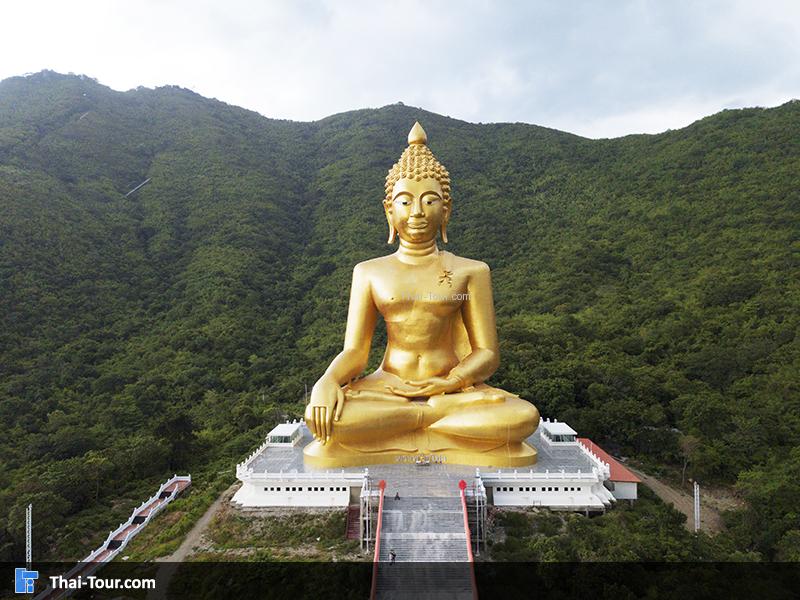  ด้านหน้าของพระปรางค์เชียงแสน