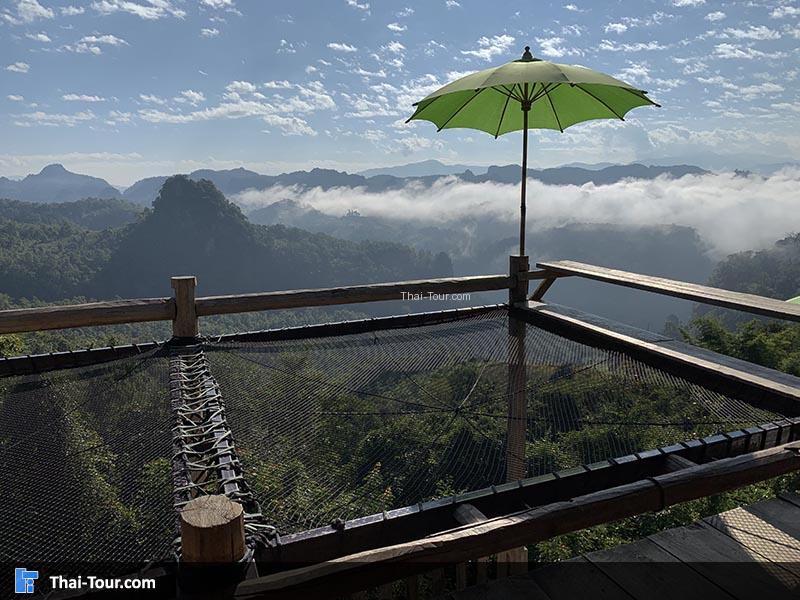 จุดถ่ายภาพชิคตรงร้านกาแฟข้างๆกับร้านก๋วยเตี๋ยว