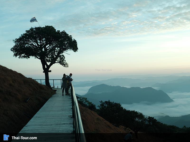 จุดถ่ายภาพบนสะพานก่อนพระอาทิตย์จะขึ้น