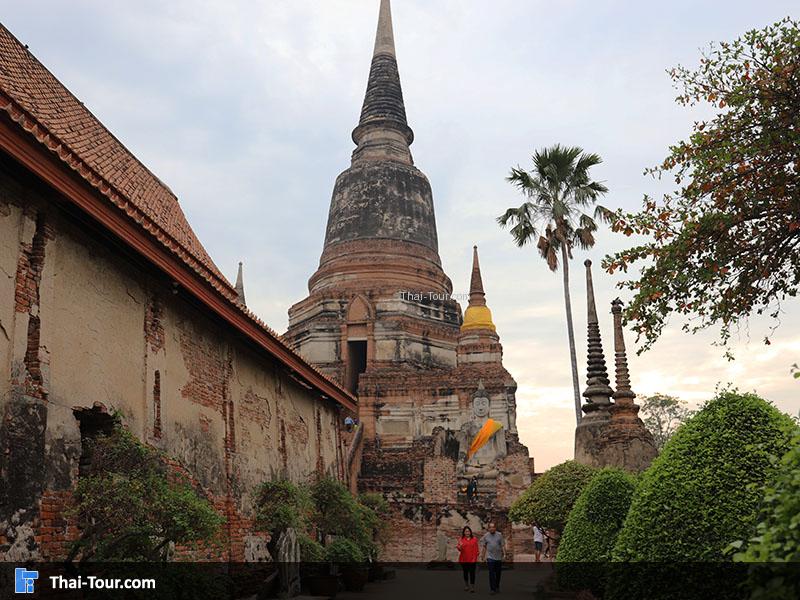 ด้านนอกของ วัดใหญ่ชัยมงคล