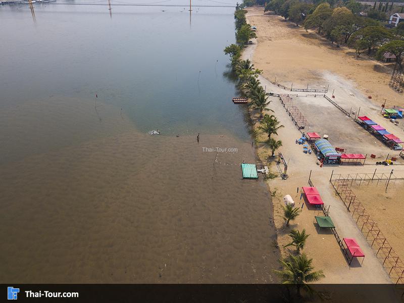 มุมนี้มองเห็นหลังคา บ้านเรือน เป็นอีกมุมที่มองเป็นธรรมชาติ