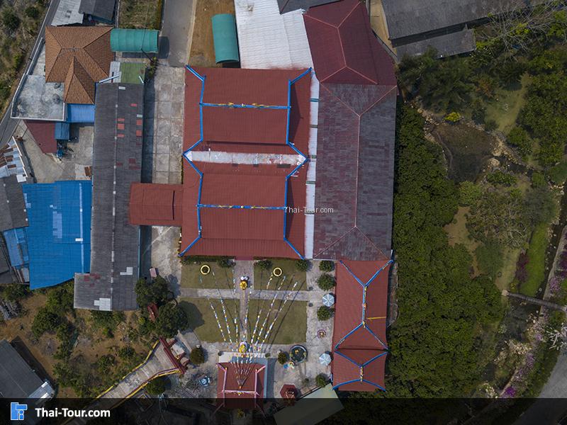 พิพิธภัณฑ์โรงงานหลวง 1 มองเห็นหลังคาชัดเจนมาก