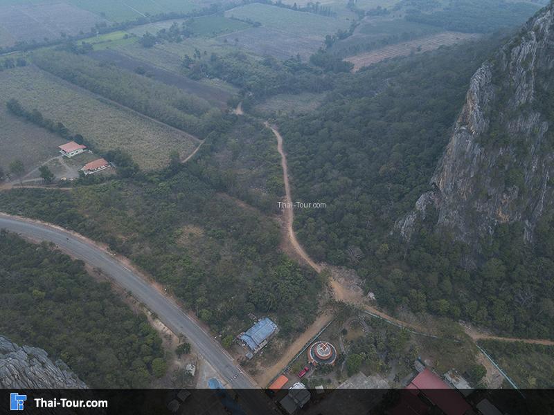 บนยอดมองลงไปเห็น ด้านล่าง