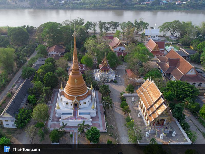 วัดศรีสวรรค์สังฆาราม (วัดถือน้ำ) อยู่ใกล้ริมแม่น้ำ