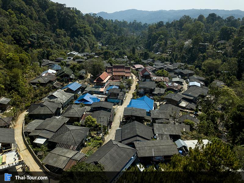 หลังคาบ้านเรียงราย สวยงามมาก