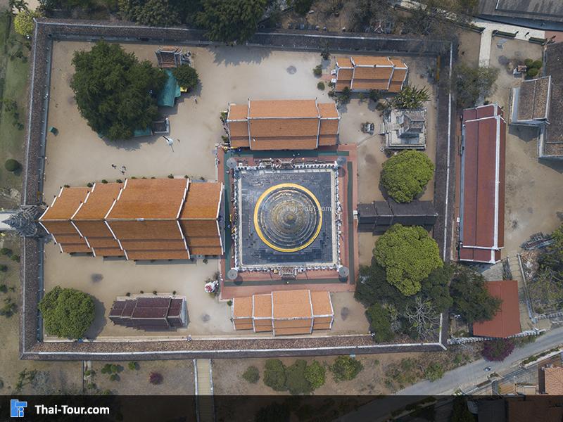ภาพมุมสูง วัดพระธาตุลำปางหลวง มองเห็นมุมแผนผัง