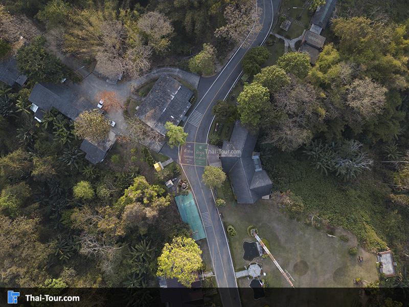 เส้นทาง แยกเป็นสามเลน