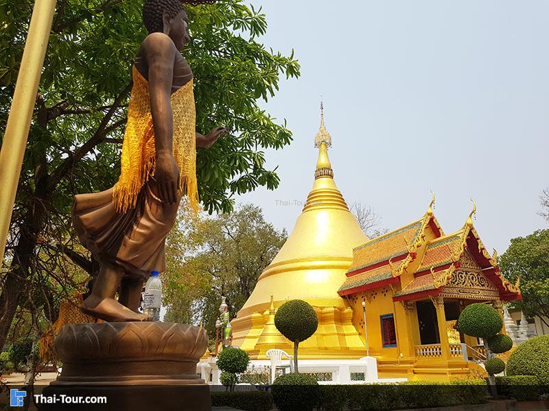 ด้านหน้า วัดโบสถ์มณีศรีบุญเรือง
