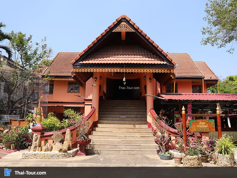 เจดีย์ชาวหลัง