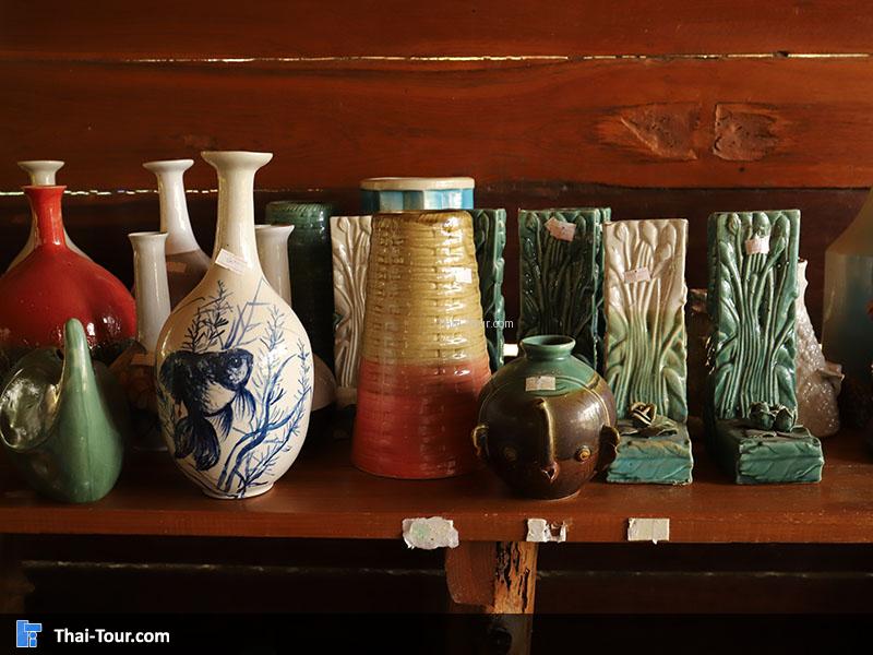 แจกันสำหรับใส่ดอกไม้ตกแต่ง