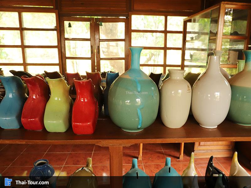 รุูปแจกันสำหรับใส่ดอกไม้ตกแต่ง