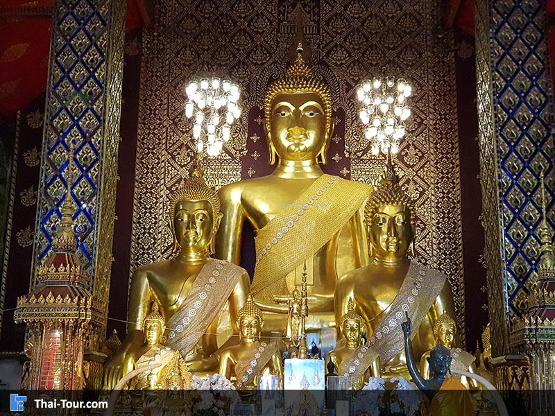 พระประทาน วัดพระธาตุหริภุญชัย