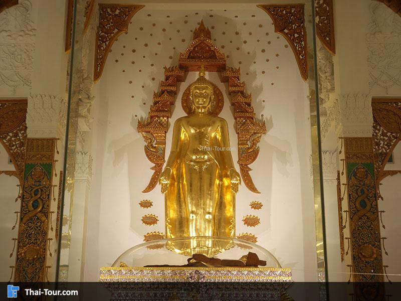 ศิลาแลง ขุดได้จากบ่อศิลาแลงด้านหลังของวัด