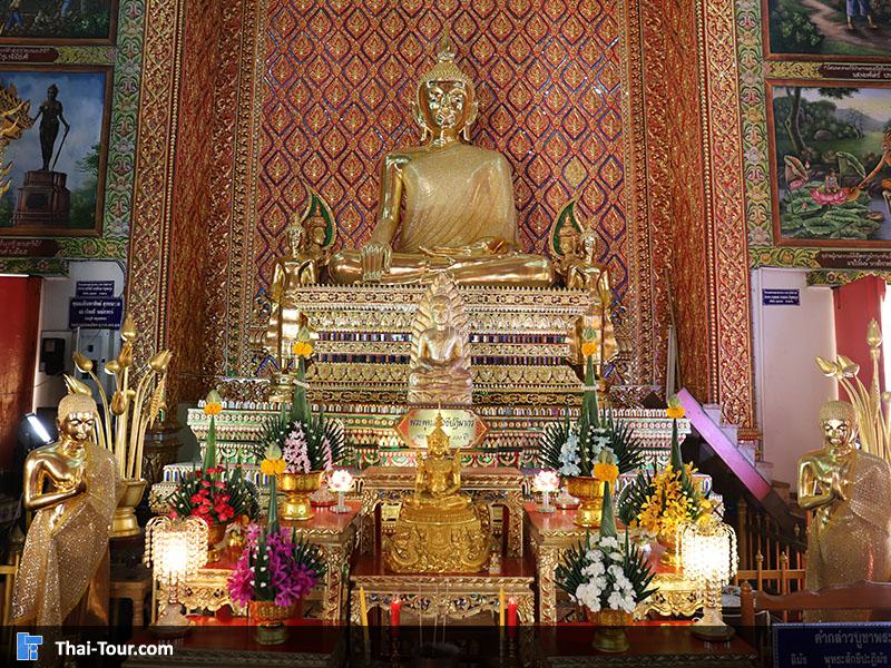 พระพุทธรูปพระประธานสร้างด้วยอิฐถือปูน