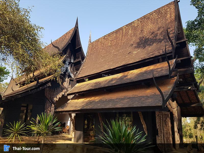 ด้านข้าง พิพิธภัณฑ์บ้านดำ