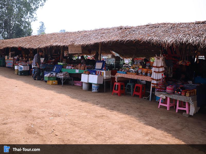 ย่านร้านค้า ขุนน้ำนางนอน