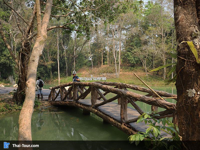 สระขุนน้ำมรกต ขุนน้ำนางนอน