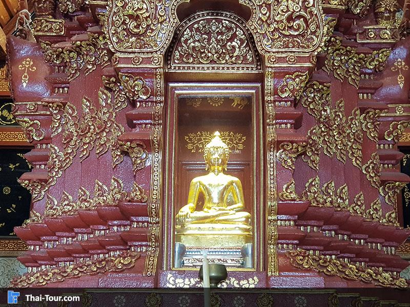 พระสิงห์ภายในอุโบสถ