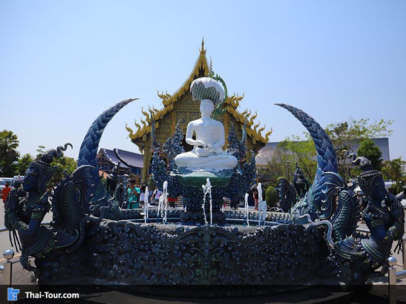 ด้านนอกของวัดร่องเสือเต้น