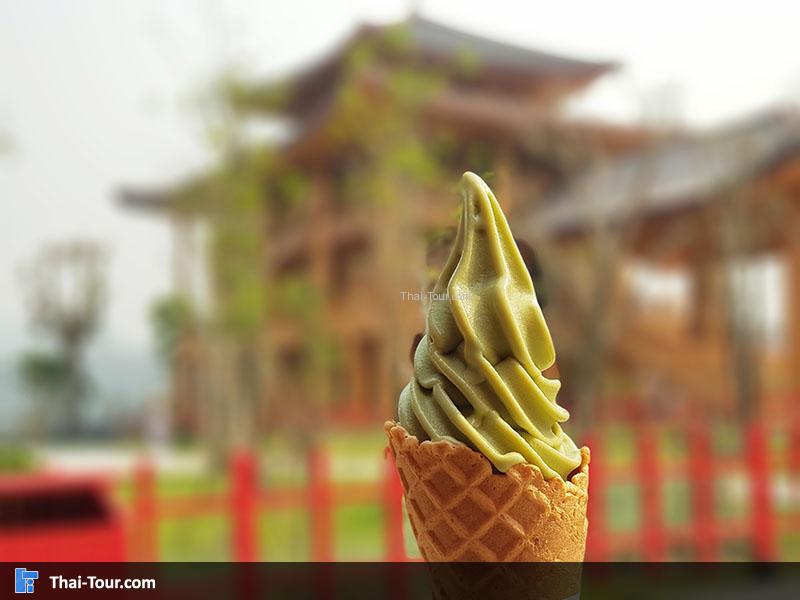 อากาศร้อน ต้องเติมพลังด้วยไอศครีมรสชาเขียว