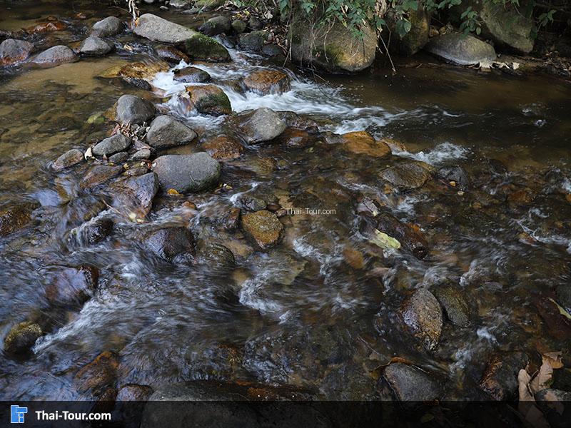 ผาน้ำลอด