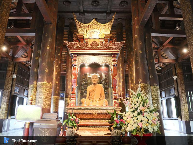 พระพุทธรูปหุ่น