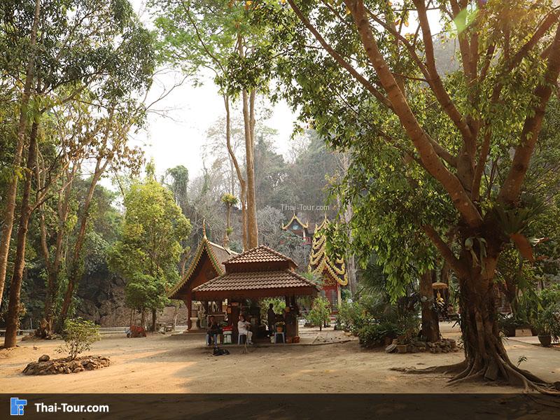 สวนด้านหน้าของ วัดถ้ำตับเต่า