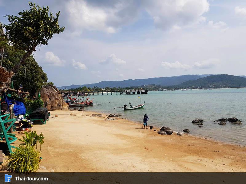 หาดบางรัก เป็นจุดจอดเรือชาวประมง