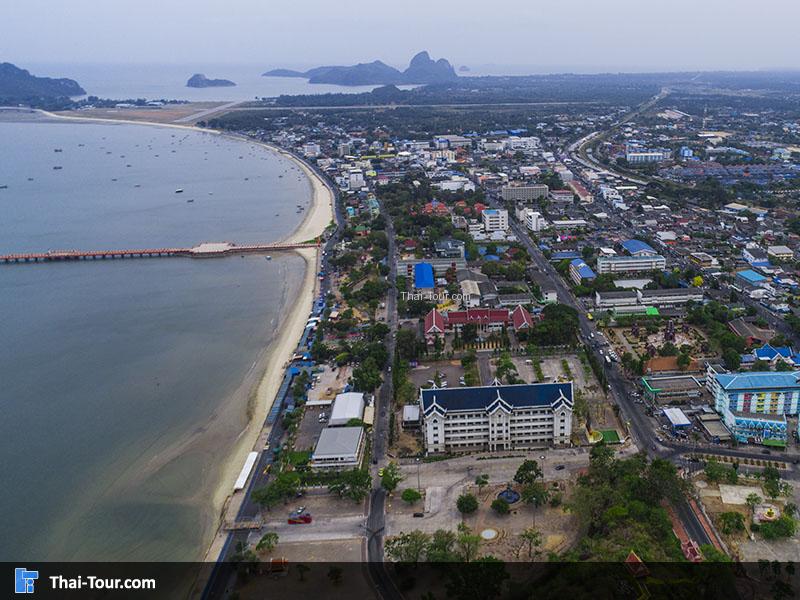 วิวตึกบ้านที่อยู่ติดกับทะเล