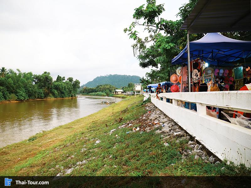 บรรยากาศริมน้ำ