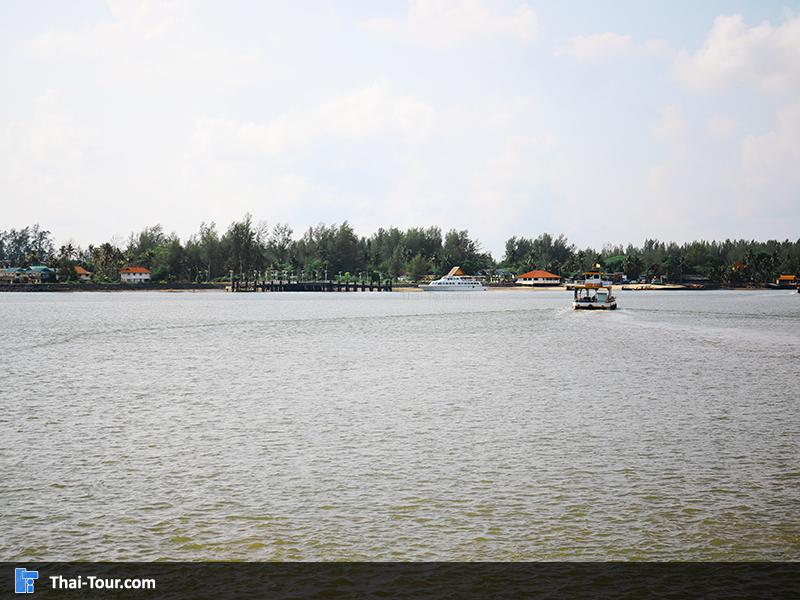 ทะเลออกจากฝั่ง