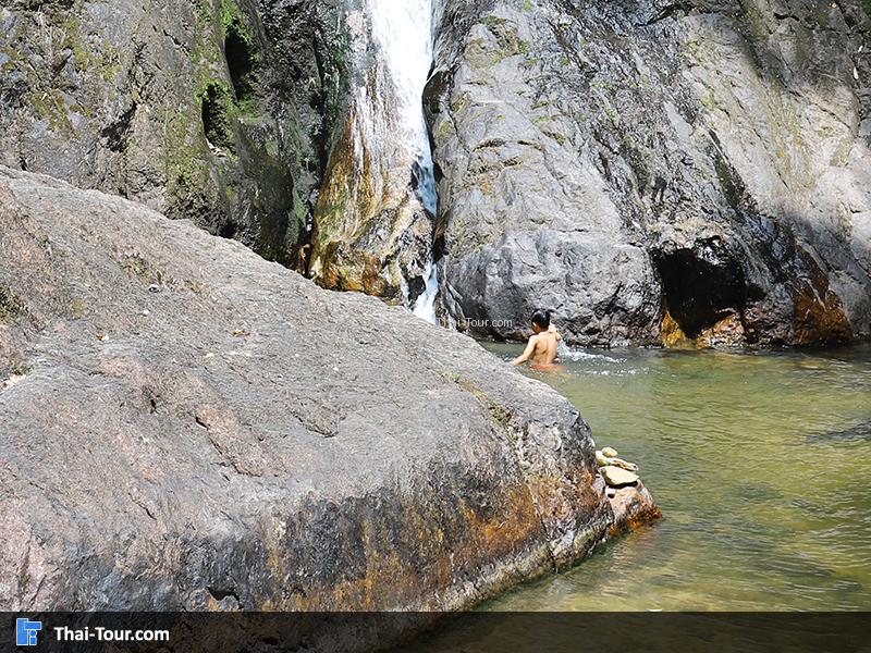 น้ำตกปุญญบาล พาครอบครัวมาเล่น