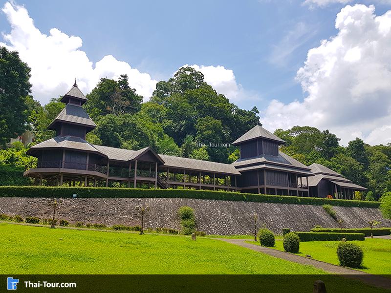 พระราชวังรัตนรังสรรค์