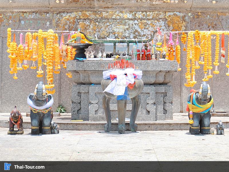 ลานอนุสาวรีย์พระยาดำรงสุจริตมหิศรภักดี