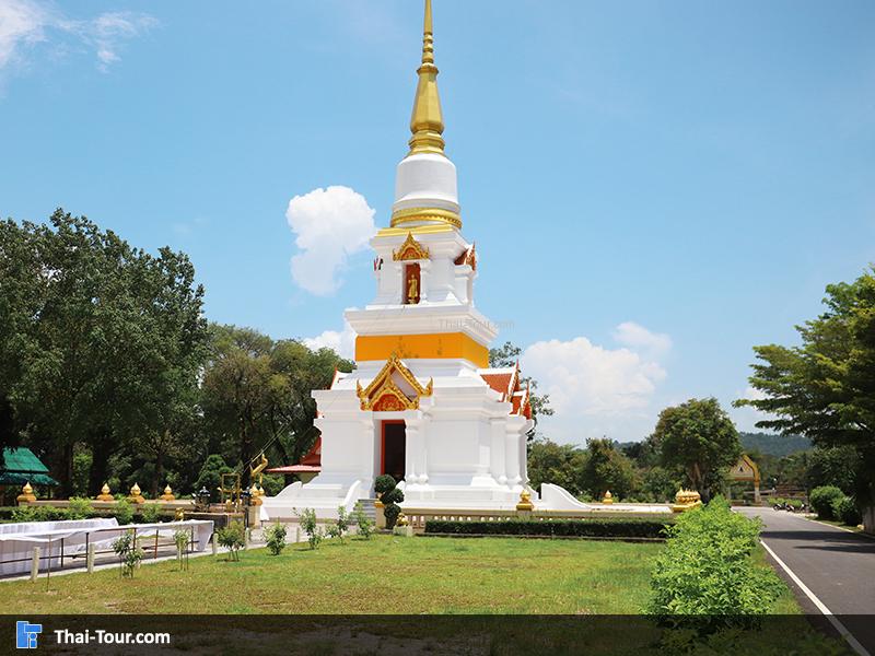 ด้านหน้าวัดสุวรรณคีรี